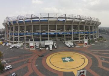 Durante la construcción del estadio muchos obreros murieron o desaparecieron misteriosamente. Cuentan los rumores que en las noches se escuchan ruidos de construcción y lamentos de los obreros fallecidos.