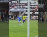 No pierde el toque: ¡Golazo de Ronaldinho! En partido de exhibición