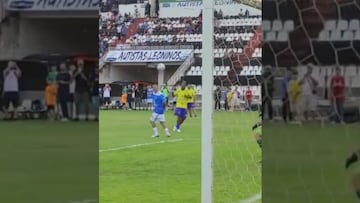 No pierde el toque: ¡Golazo de Ronaldinho! En partido de exhibición