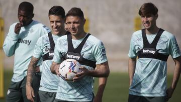 Joaquín, junto a Miranda, Tello y Carvalho.