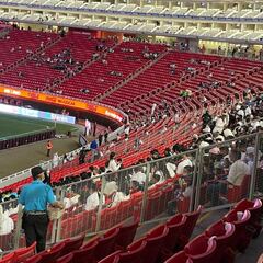 La zona de la barra de Chivas luce embutacada, para el Clásico Nacional es ocupada por niños