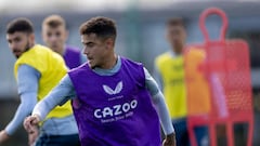 BIRMINGHAM, ENGLAND - OCTOBER 28: Philippe Coutinho of Aston Villa in action during a Training session at Bodymoor Heath training ground on October 28, 2022 in Birmingham, England. (Photo by Neville Williams/Aston Villa FC via Getty Images)