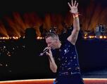 Coldplay cumple sueño de joven y lo invita a tocar con ellos