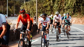 Ciclistas aficionados recorriendo la pasada edición de L'Étape du Tour.