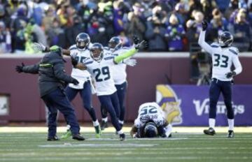 Los Seattle Seahawks tiene la suerte del campeón. En muchas ocasiones la diosa fortuna se alió con ellos: la recepción de Kearse en la final del año pasado o el on side kick frente a los Packers, demuestran que tener la suerte de tu lado es necesario para obtener triunfos en el mundo del deporte. Ver a la Richard Sherman besando el suelo, dando las gracias, es algo que nos enseña la emotividad del deporte.