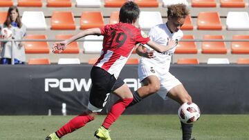 Coleman intenta irse de Erika Vázquez.