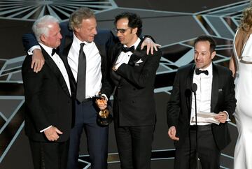 James R. Swartz, David Fialkow, Dan Cogan y Bryan Fogel, ganadores del Oscar al mejor documental por Icarus.