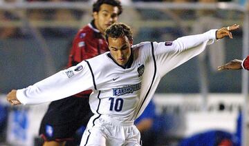 Después de no sentirse cómodo en su primera temporada en Europa, salió en calidad de préstamo al San José Earthquakes de la MLS, franquicia con la que ganó dos títulos de liga.