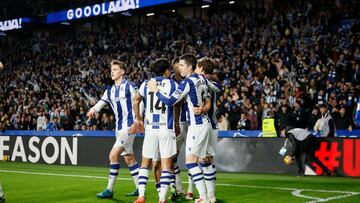 Los jugadores de la Real Sociedad celebran un gol en su último partido liguero ante el Betis.