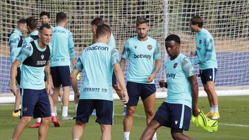 29/09/20
 ENTRENAMIENTO DEL LEVANTE UD  - 
 MALSA - SERGIO LEON