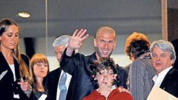 <b>ÍDOLO DEL BERNABÉU. </b>Zidane vio el Madrid-Valladolid en el palco.