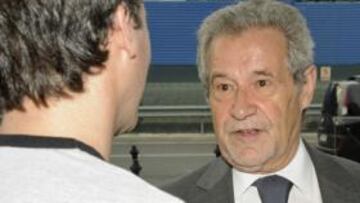 Florentino le dice a Madaíl que no permitirá que Mourinho dirija a Portugal