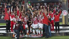 Jugadores del Necaxa festejan el t&iacute;tulo de la Copa MX Clausura 2018