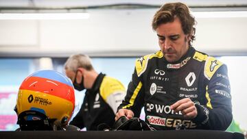 Fernando Alonso pilota el Renault RS20 en el Circuito de Barcelona-Catalunya. F1 2020. 