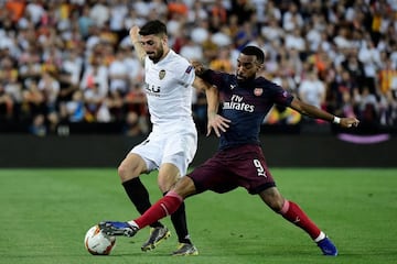 Con el triunfo 2-4 en Mestalla, Arsenal sentenció la serie 7-3 sobre Valencia para clasificar a la final de la Europa League, en la que enfrentará al Chelsea. Finales europeas con cuatro clubes ingleses.