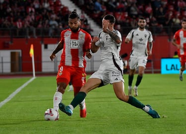 El bisturí de Rubi comienza a enderezar al Almería