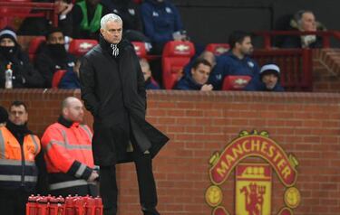 Former Utd keeper Schmeichel considering director of football role