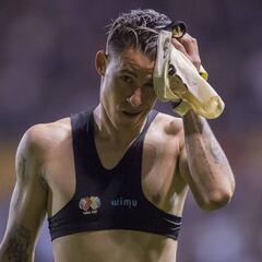 Angulo asegura que no le pesa el escudo de Chivas