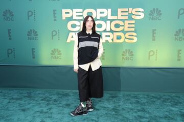 Billie Eilish durante la alfombra roja de los Choice Awards 2024 celebrados en The Barker Hangar (Santa Mnica).  