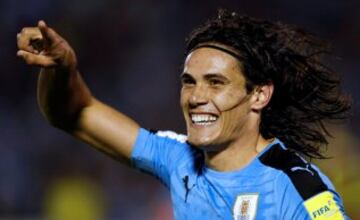 Edinson Cavani marcó doblete.