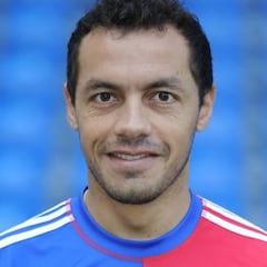 Marcelo Díaz busca salir de Basilea y Hamburgo es opción