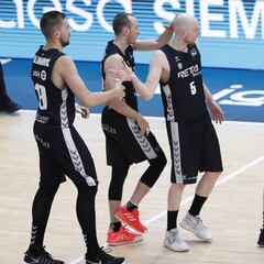 Pueyo: "Estamos satisfechos de mantener un bloque que nos ha dado tantas alegrías"