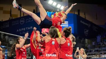 Las españolas celebran el Mundial.