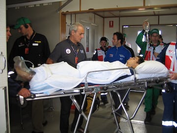 Seis días después de proclamarse campeón mundial se fracturó los dos tobillos en una fatídica caída durante los entrenamientos en Phillip Island.