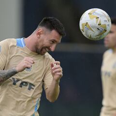 Conmebol presenta el balón para la final de la Copa América