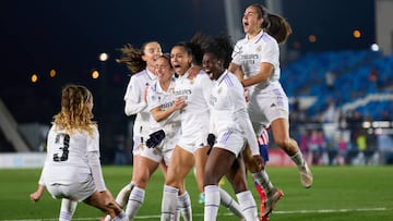 MADRID, SPAIN - DECEMBER 11: Kathellen Sousa of Real Madrid celebrates with teammates after scoring their team's first goal during the Liga F match between Real Madrid and Atletico de Madrid at Estadio Alfredo Di Stefano on December 11, 2022 in Madrid, Spain. (Photo by Angel Martinez/Getty Images)