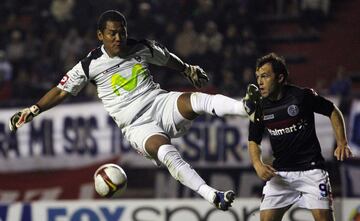 Johnny Vegas en el equipo peruano Club Cienciano.