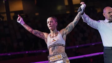 La boxeadora española Cristina Navarro tras uno de sus triunfos.