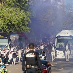 Watch Real Madrid team bus arrive at Bernabéu for Man City game