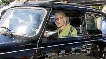 <b>�CAÑETE� SE SUBE AL ONCE DE QUIQUE</b>. Cañizares, una vez recuperado de sus molestias, será titular después de que Hildebrand hubiese ocupado la portería en los últimos cinco partidos.