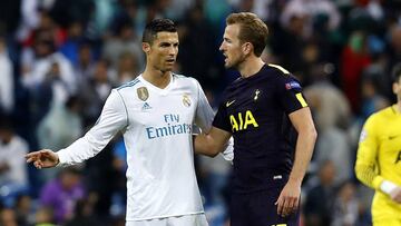 Cristiano Ronaldo y Harry Kane se saludan una vez conlcuido el Real Madrid-Tottenham.