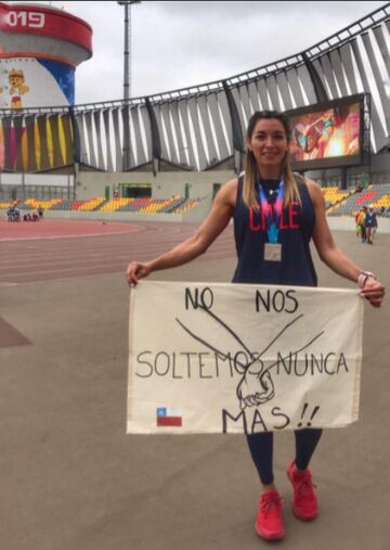 “No nos soltemos nunca más”, ese fue el mensaje de la atleta luego de su exitosa participación en el Campeonato Iberoamericano Máster en Lima: ganó medalla de oro en 800 metros y plata en 400 metros.

