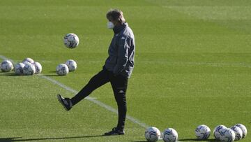 Manuel Pellegrini, en un entrenamiento del Betis.