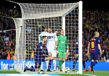 1-1. Cristiano Ronaldo celebró el gol del empate con Benzema.