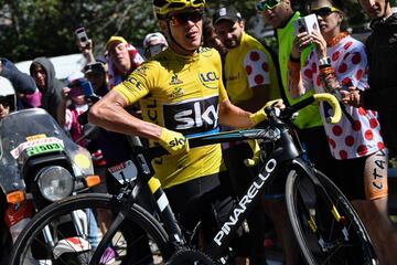 Su famosa carrera sin bici. Una caída múltiple al final de la subida al Mont Ventoux propició que se le rompiera la bici. Al saber que su coche de equipo no podía asistirle, entró en pánico y arrancó a correr sin bicicleta.