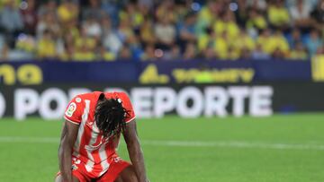 VALENCIA, 23/10/2022.- El delantero maliense del Almeria, El Bilal Touré, a la finalización del encuentro correspondiente a la jornada 11 de primera división que han disputado hoy Domingo frente al Villarreal en el estadio Ciutat de Valencia. EFE / Domenech Castelló.
