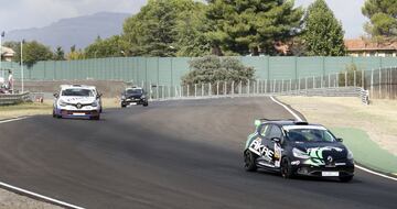 Tercera edición de la reunión y exhibición de automóviles clásicos en el circuito del Jarama