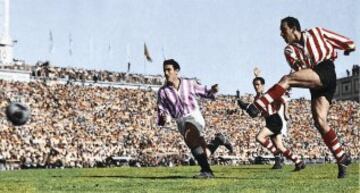 El goleador Telmo Zarra, militó en el Athletic Club de Bilbao desde 1940 a 1957 ocupa la TERCERA posición con 493 puntos.