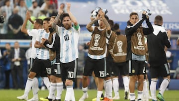 26/06/18 MUNDIAL RUSIA 2018
PARTIDO FASE DE GRUPOS
ARGENTINA - NIGERIA
FINAL DEL PARTIDO SALUDO MESSI