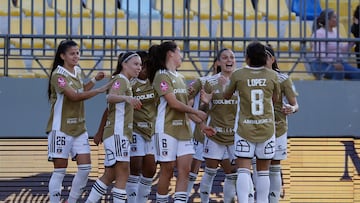 Futbol, Colo Colo vs Santiago Morning.
Final, Campeonato Femenino 2023.
Las jugadoras de Colo Colo celebran su gol contra Santiago Morning durante el partido por la final del campeonato femenino realizado en el Estadio Sausalito de Vina Del Mar, Chile.
25/11/2023
Raul Zamora/Photosport
Football, Colo Colo vs Santiago Morning.
Final match, 2023 Women's Championship.
Colo Colo’s players celebrates his goal against Santiago Morning during the women's championship final match held at the Sausalito stadium in Vina Del Mar, Chile.
25/11/2023
Raul Zamora/Photosport