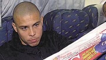 <b>MÁS TIEMPO PARA DESCANSAR. </b>Ronaldo y Roberto Carlos se fueron a casa después del viaje.