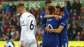 El Chelsea ganó por la mínima con golazo de Fábregas en el 3'