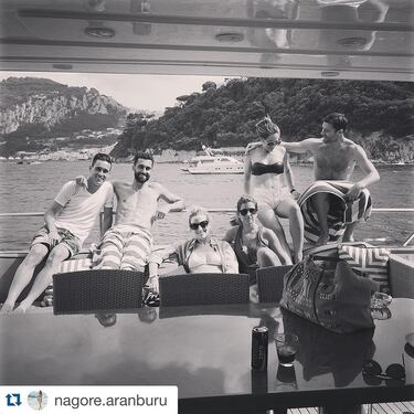 José Callejón, Álvaro Arbeloa y Xabi Alonso disfrutan de un día de vacaciones junto a sus parejas.