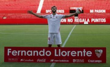 Fernando Llorente en su presentación con el Sevilla.