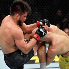 Cejudo evoluciona a "triple c" y Shevchenko asombra en Chicago