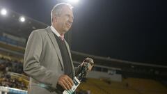 Bogot&aacute;. Septiembre 29 del 2018. En el estadio Nemesio Camacho el Camp&iacute;n, Independiente Santa Fe perdi&oacute; 0-2 con el Deportivo Cali en el  marco de d&eacute;cimo segunda fecha de Liga &Aacute;guila II 2018.En la foto el Director Tecnico Gerardo PElusso  (Colprensa - Sergio Acero)